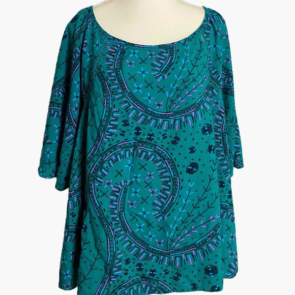 Ava & Viv Tops - Ava‎ Viv Green & Pink Geometric Rayon Short Sleeve Boatneck Blouse